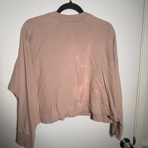 Vuori Women's Relaxed Cropped Sweatshirt - Dusty Rose Small - Picture 6 of 7